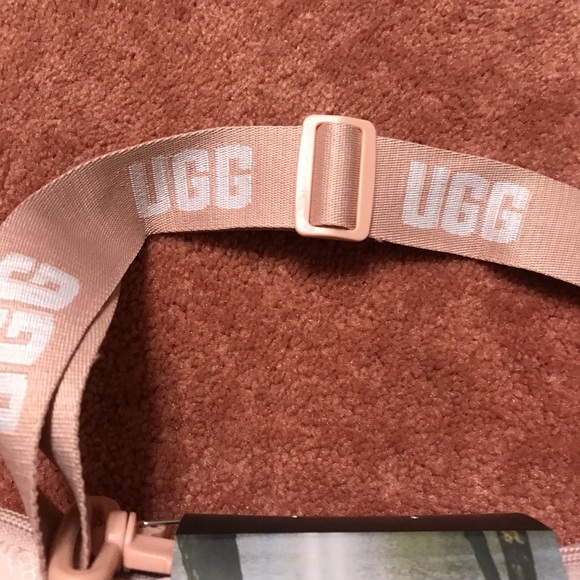 Firm UGG outdoor folding blanket brand new(firm no offer please ) - Picture 8 of 15